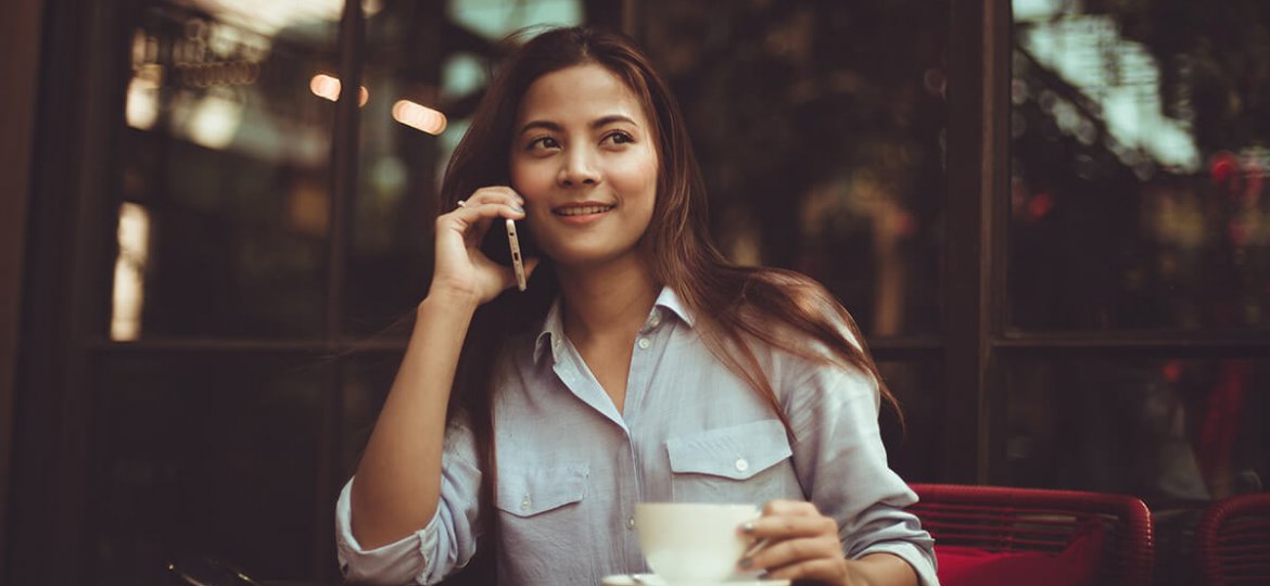 woman-coffee-shop